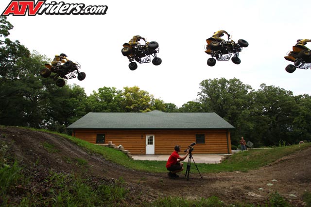 doug-gust-king-kong-jump