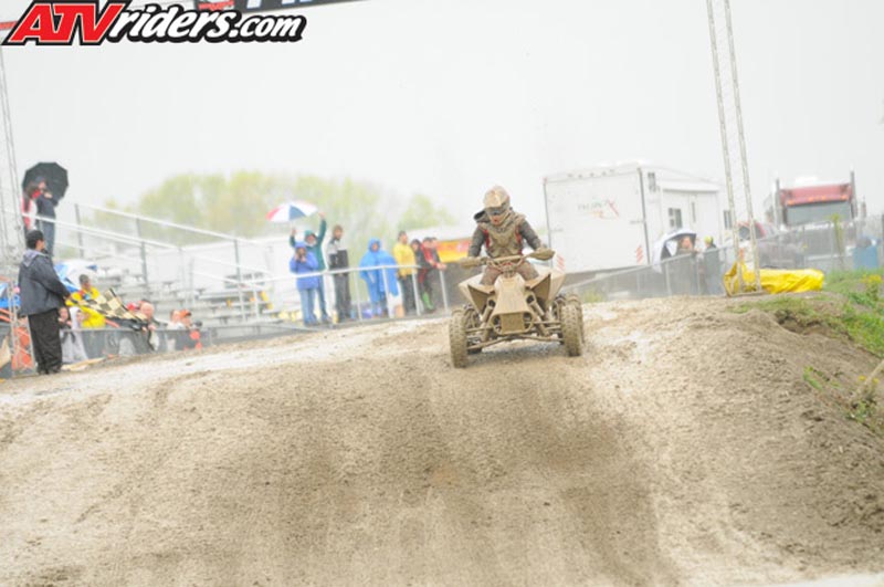 01-women-atv-6922