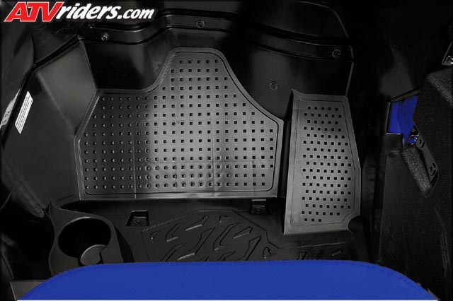 2016-yamaha-yxz-1000r-Blue_Detail_FootArea