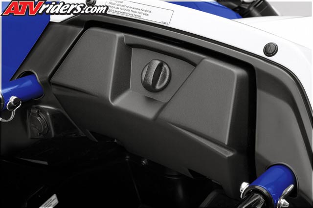 2016-yamaha-yxz-1000r-Blue_Detail_GloveBox