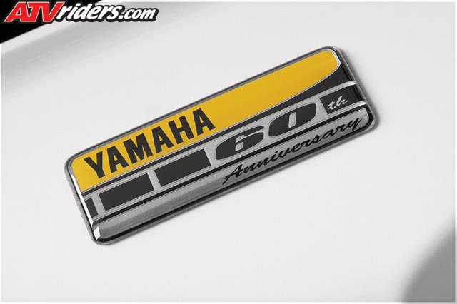 2016-yamaha-yxz-1000r-SE_Yellow_Detail_60thBadge