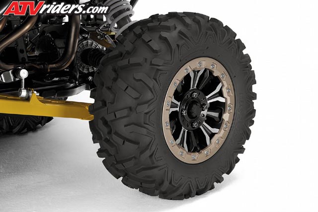 2016-yamaha-yxz-1000r-SE_Yellow_Detail_RearWheel